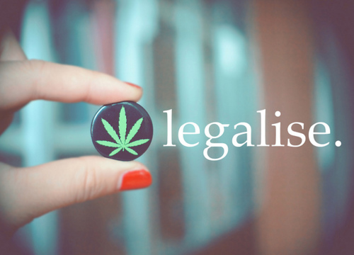 legalizacja-marihuany-tunel-z-lisciem-marihuany
